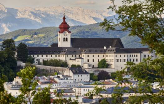 Kayak y rafting en el río Salzach: Deportes acuáticos llenos de adrenalina.