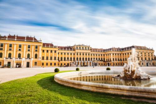 El encanto de Graben y Kohlmarkt: compras de lujo en el corazón de Viena.