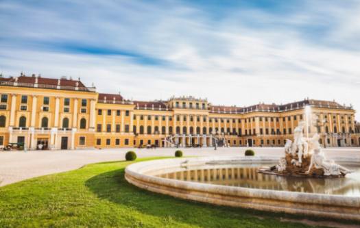 La Majestuosidad Imperial: Explorando el Complejo del Palacio de Hofburg