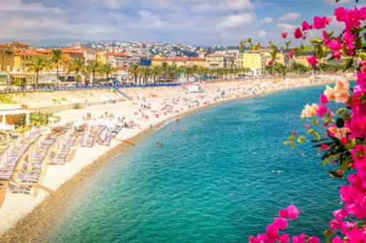 Diversión bajo el sol: Las mejores playas familiares en la Riviera Francesa.