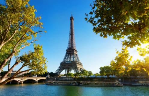 La influencia cultural y espiritual de Notre-Dame en París. La influencia cultural y espiritual de Notre-Dame en París.