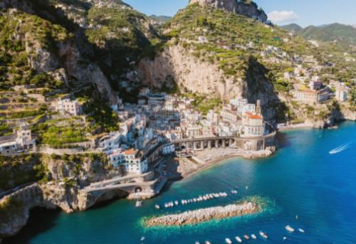 Cerámica y alfarería: Descubriendo el patrimonio artístico de Amalfi.