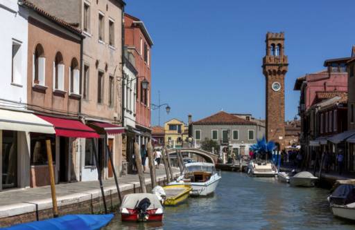 El legado del encaje de Burano: Un bordado a través del tiempo.