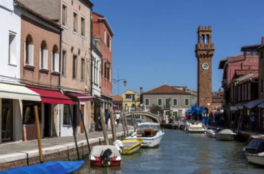 Inspiraciones modernas: Encaje de Burano en la moda contemporánea