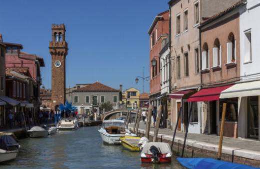 Los rincones secretos de Murano: descubrimientos boutique más allá del vidrio.