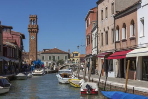 Consejos de navegación: Cómo explorar los coloridos callejones y canales de Burano