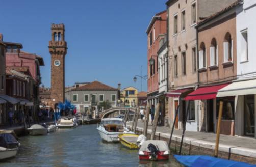 Explorando las joyas ocultas de Murano y Burano