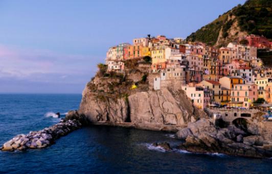 Retiros junto al mar: Escogiendo los mejores hoteles frente a la playa en Cinque Terre.