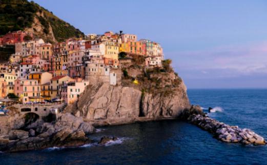 La aventura de Manarola a Riomaggiore: Un desafío para excursionistas experimentados.