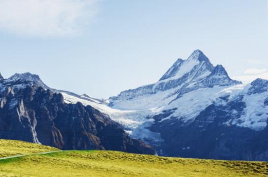 Viajes ecológicos en los Alpes suizos: Cómo explorar de forma sostenible.