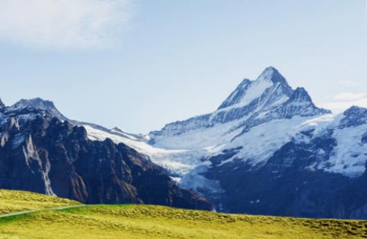 Senderos de senderismo alrededor del Matterhorn