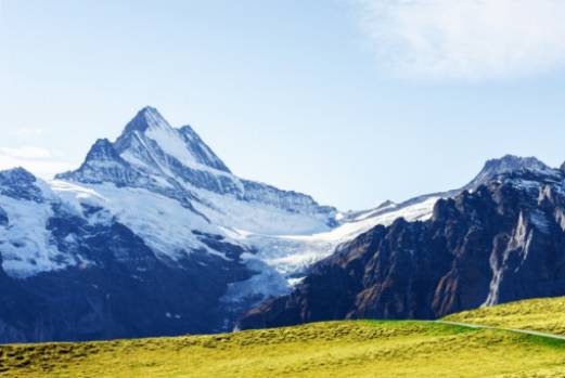 Descifrando las estaciones: cuándo visitar los Alpes suizos para tus vacaciones soñadas.