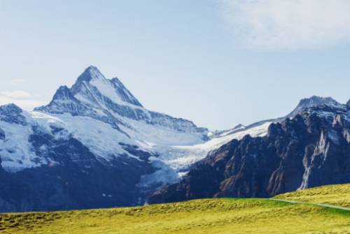 Viajes sostenibles en los Alpes suizos: consejos para visitas respetuosas con el medio ambiente.