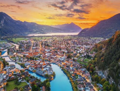 Descenso de barrancos en Interlaken: explorando los desfiladeros ocultos de Suiza.