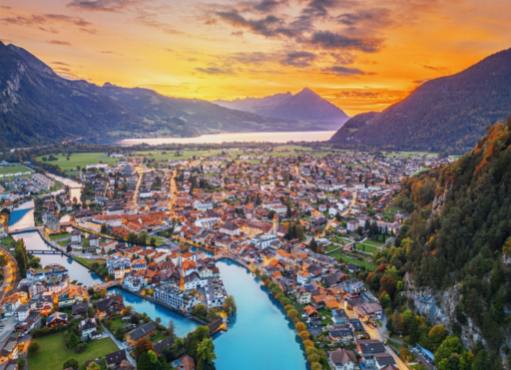 Tirolesa en Interlaken: Atravesando a toda velocidad los bosques suizos.