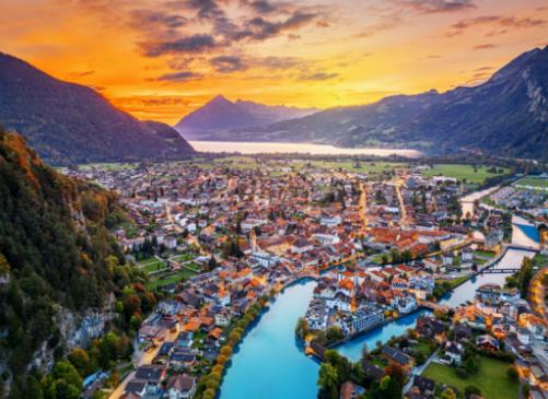 Viaje culinario: Disfrutando de la gastronomía local de Interlaken.