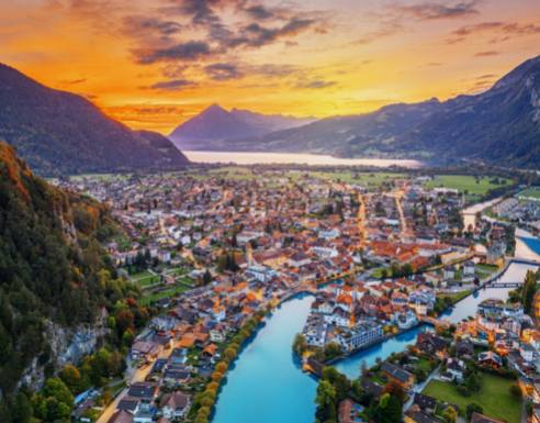 Interlaken a las Montañas: Teleféricos y Ferrocarriles de Montaña